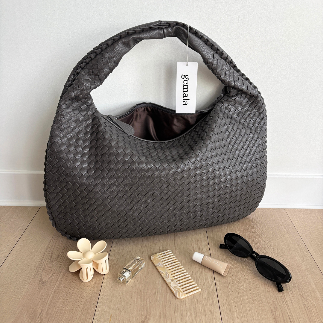 Meluraya Kesumba Tote Bag