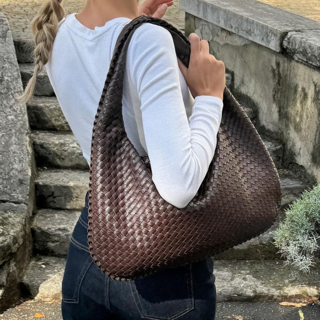 Meluraya Kesumba Tote Bag