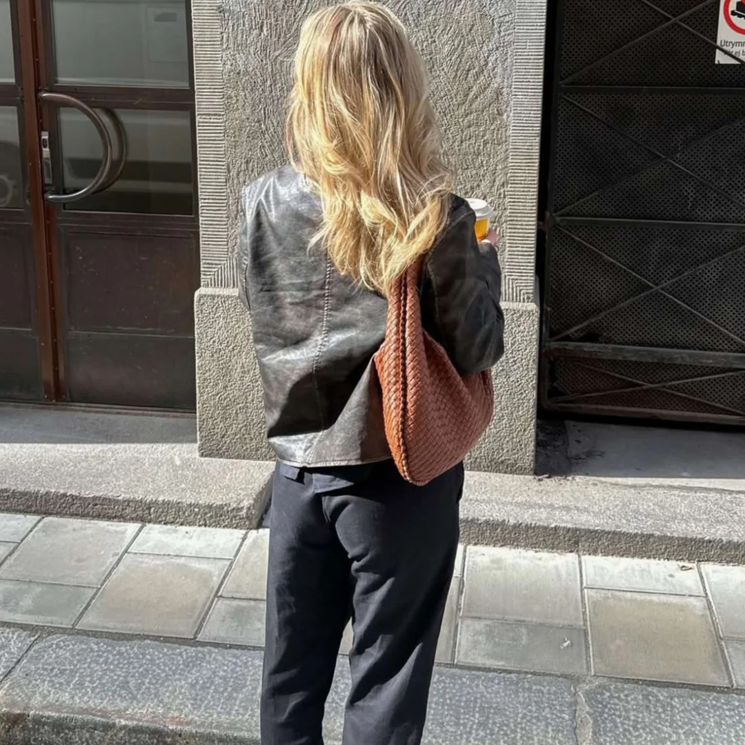 Meluraya Kesumba Tote Bag
