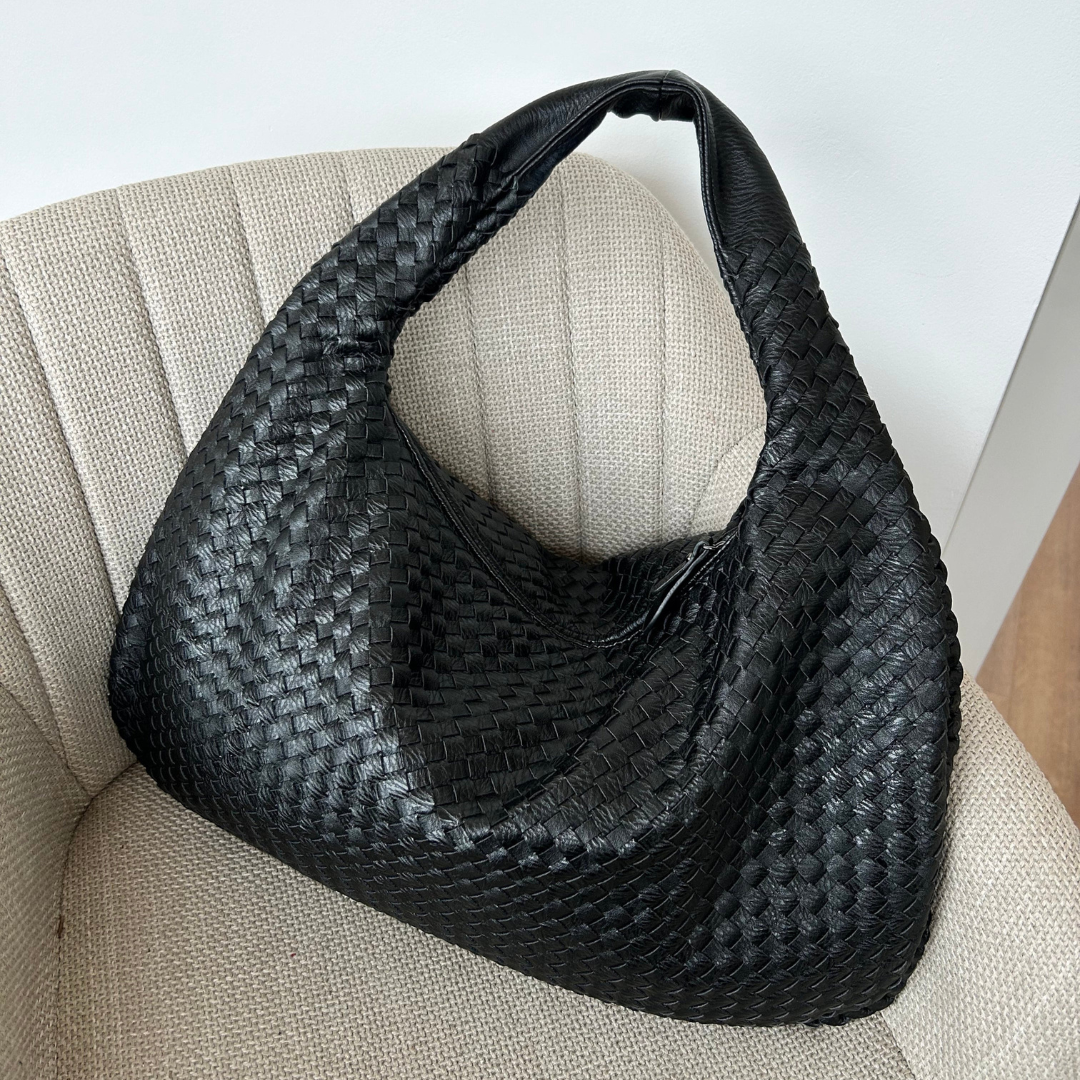 Meluraya Kesumba Tote Bag