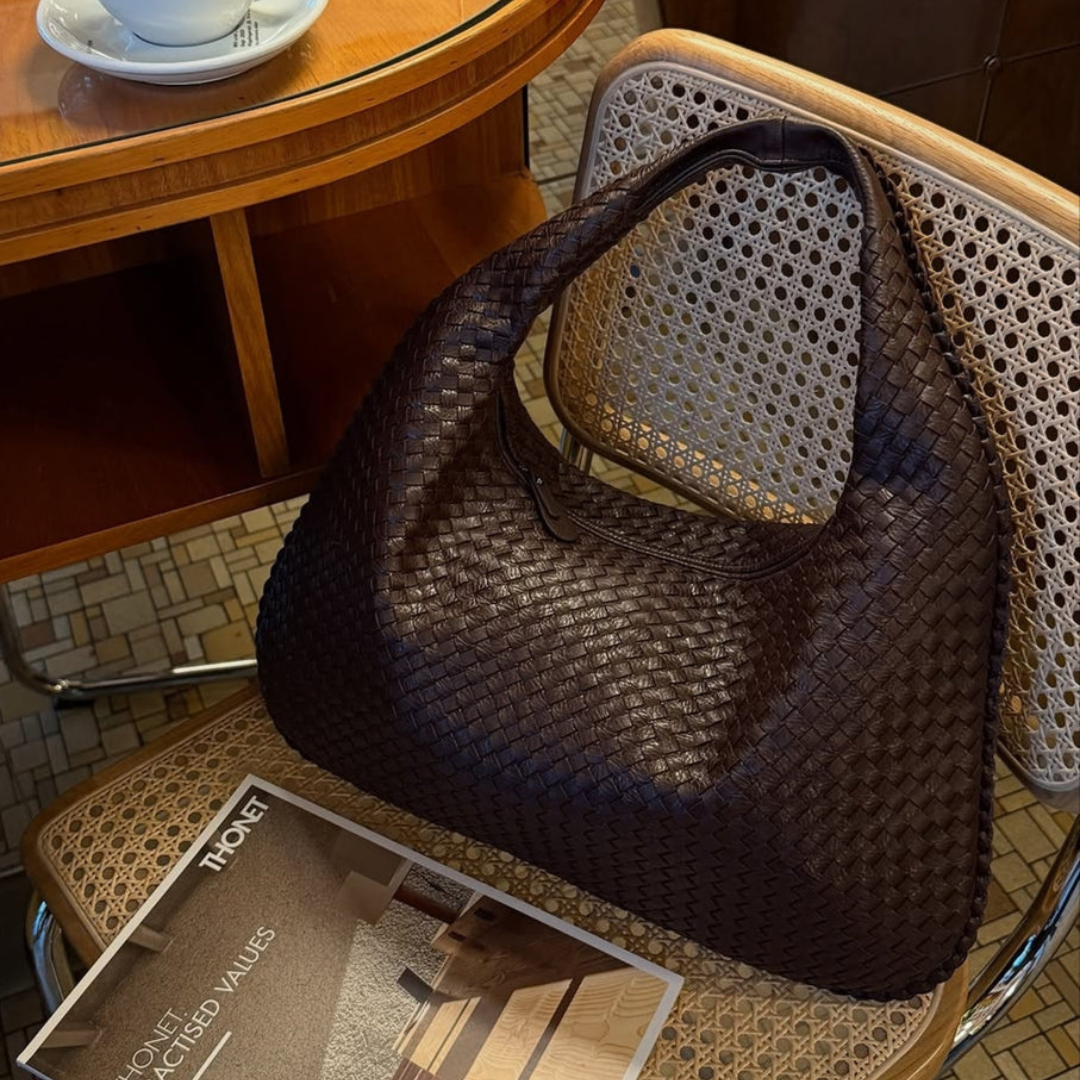 Meluraya Kesumba Tote Bag