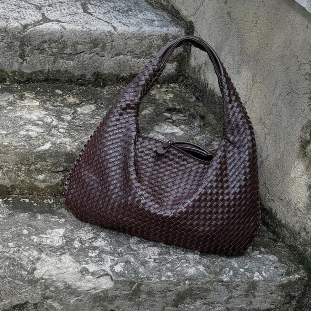 Meluraya Kesumba Tote Bag