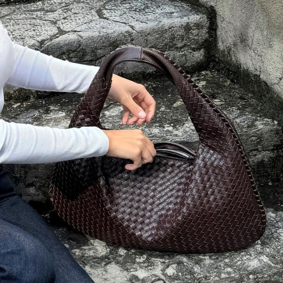 Meluraya Kesumba Tote Bag