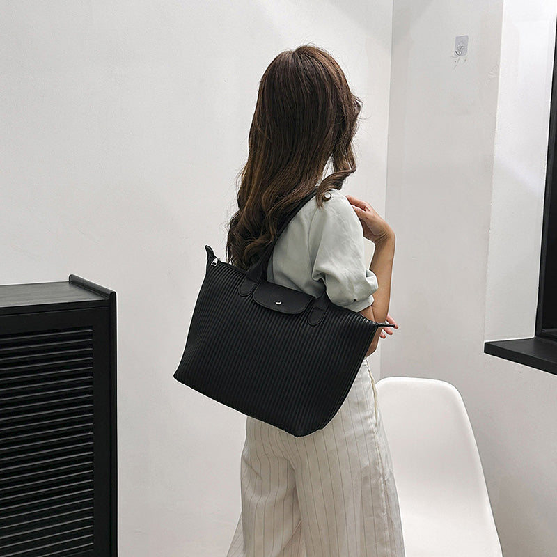 Embun Malam Pleated Tote
