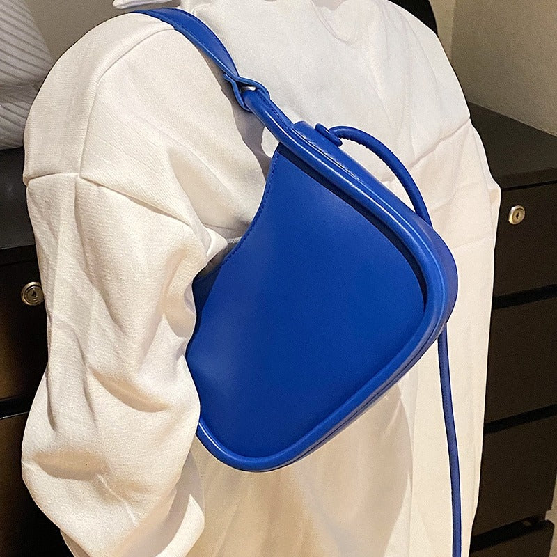 Embun Malam Crescent Bag