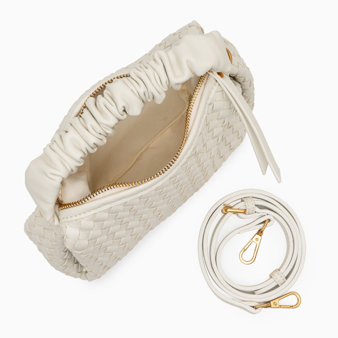 Meluraya Puisi Handbag