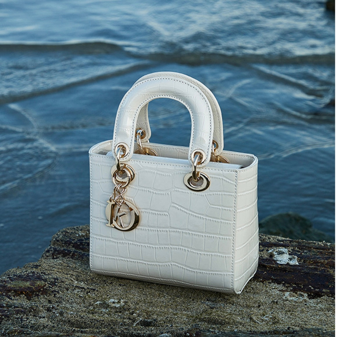 Embun Malam Mahar Shoulder Handbag