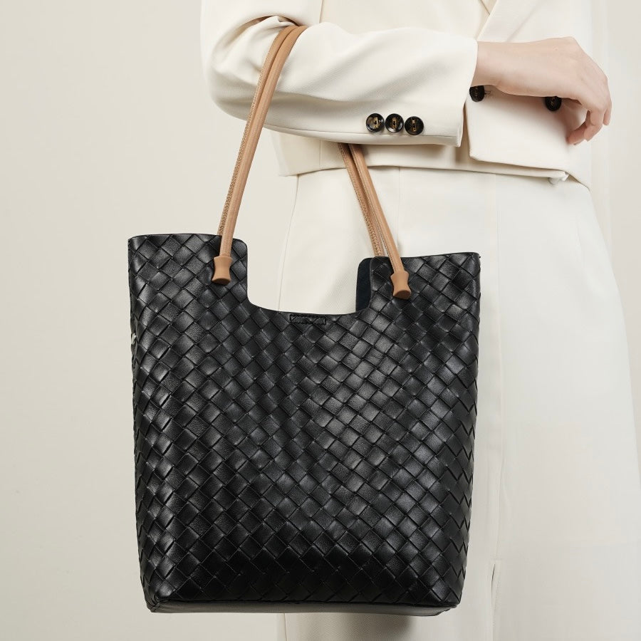 Meluraya Rangkai Shoulder Bag