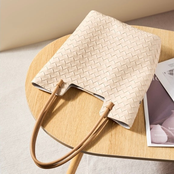 Meluraya Rangkai Shoulder Bag