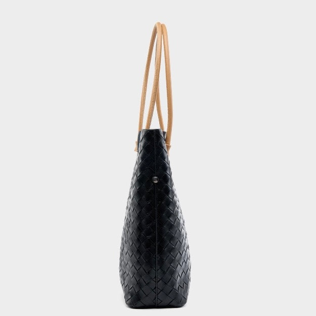 Meluraya Rangkai Shoulder Bag
