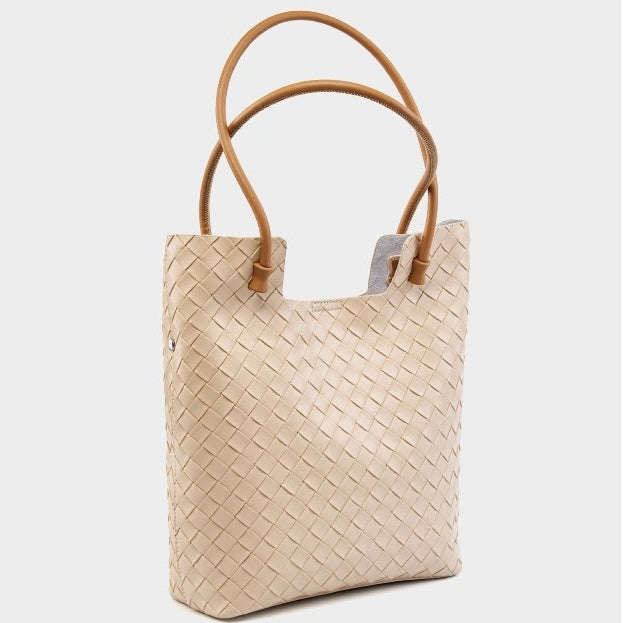 Meluraya Rangkai Shoulder Bag