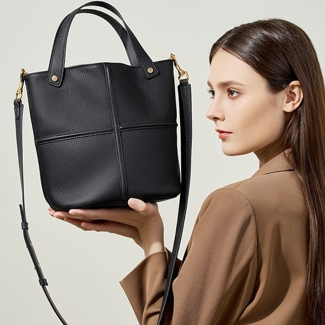 Bayang Sari Kiambang Bertaut Bucket Bag