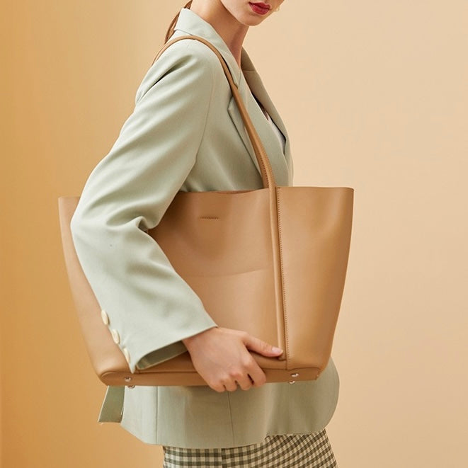 Bayang Sari Laksana Large Tote