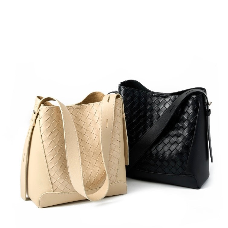 Meluraya Laksana Crossbody Bag