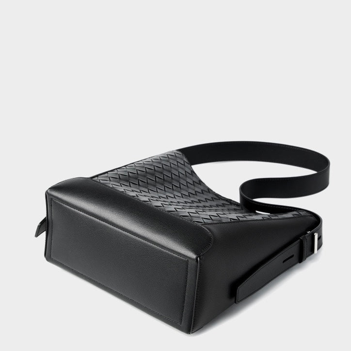Meluraya Laksana Crossbody Bag