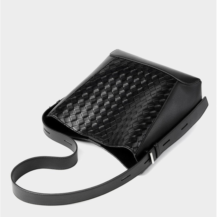 Meluraya Laksana Crossbody Bag