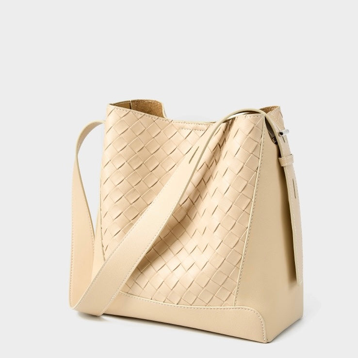 Meluraya Laksana Crossbody Bag