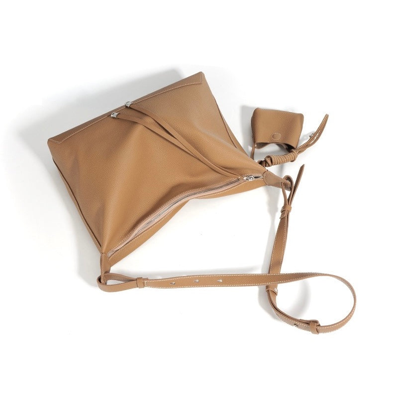Bayang Sari Commuter Tote Bag