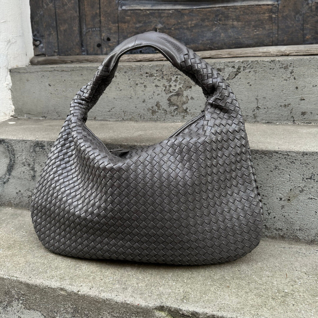 Meluraya Kesumba Tote Bag