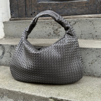 Meluraya Kesumba Tote Bag