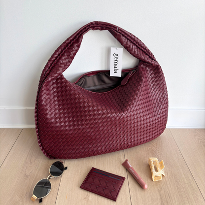 Meluraya Kesumba Tote Bag