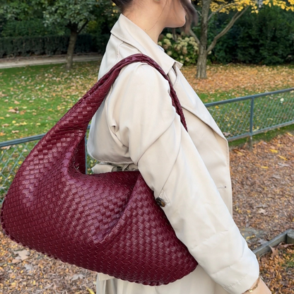 Meluraya Kesumba Tote Bag