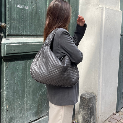 Meluraya Kesumba Tote Bag