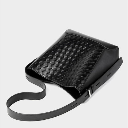 Meluraya Laksana Crossbody Bag