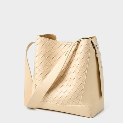 Meluraya Laksana Crossbody Bag